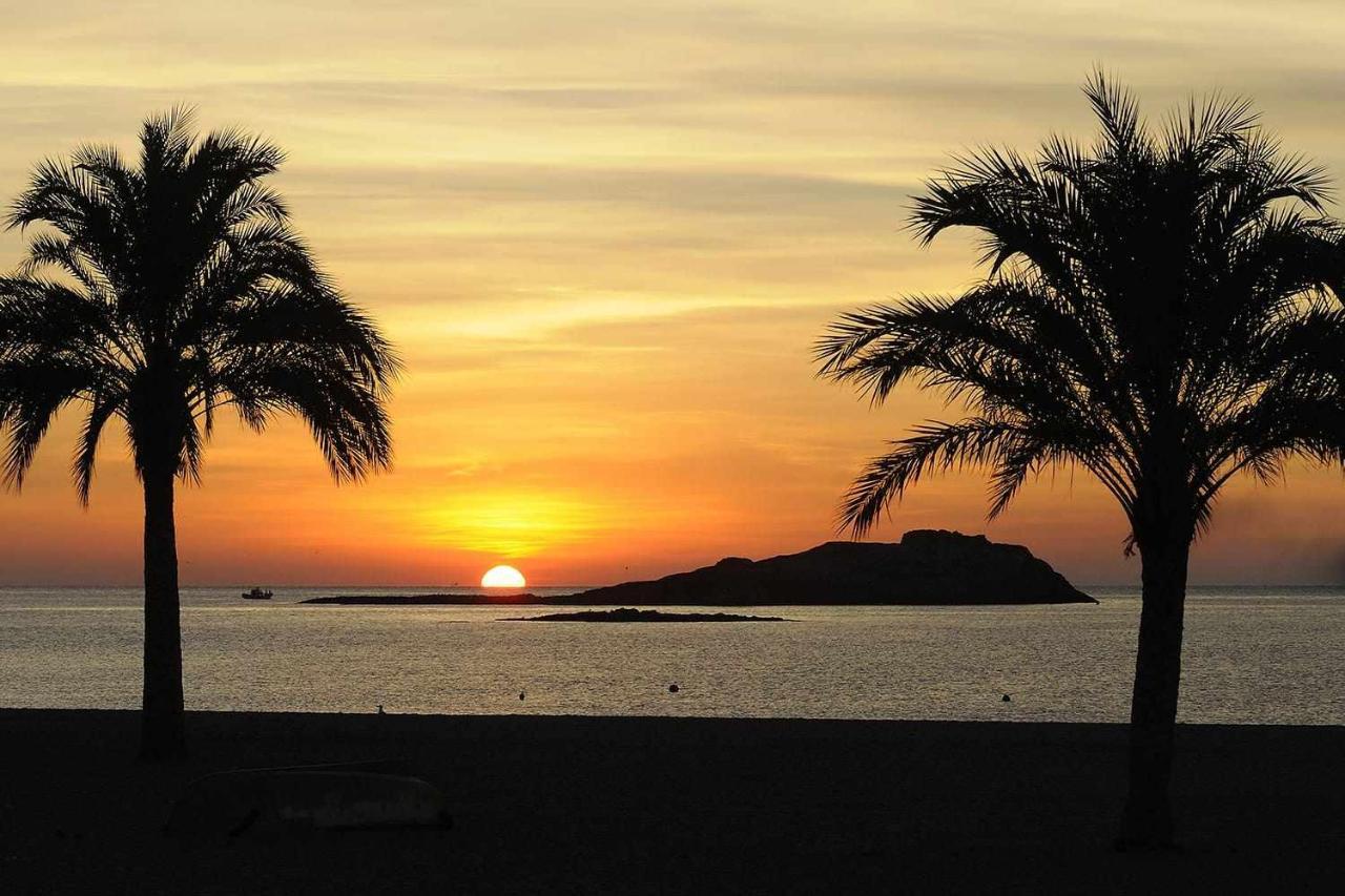 Las Marinicas Primera Linea De La Playa كاربونيذاس المظهر الخارجي الصورة